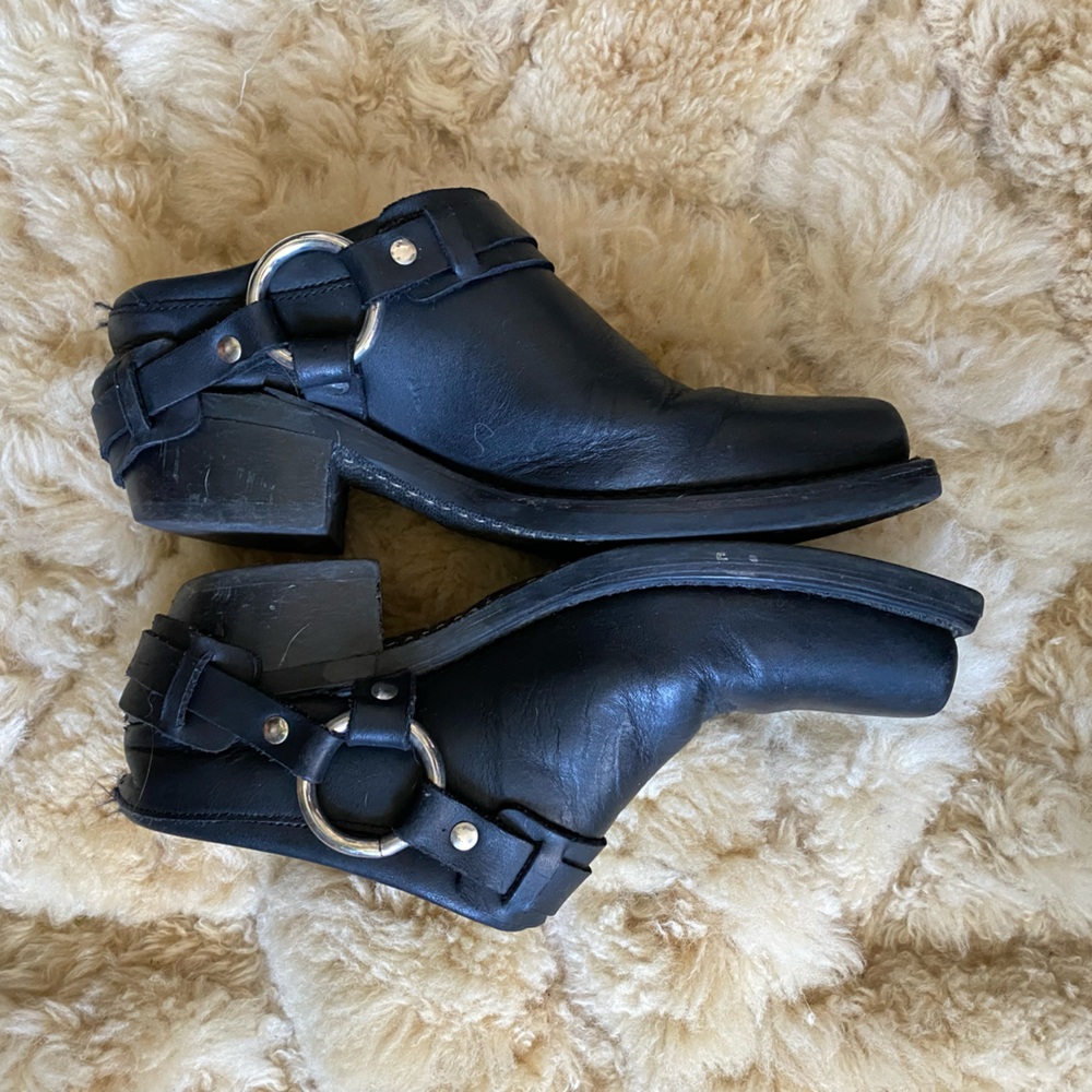 Vintage FRYE harness mule motorcycle biker 90s black US 8.5 o-ring sling back - Picture 2 of 2